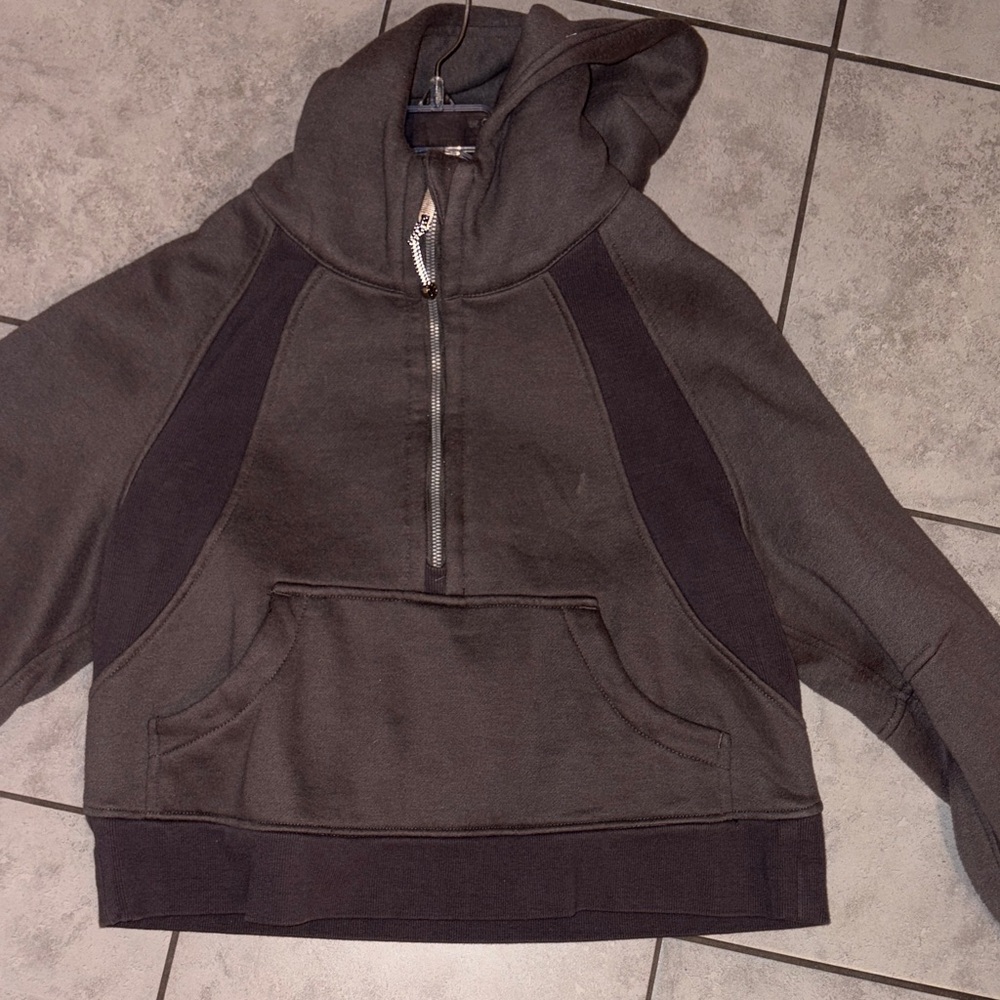 Lululemon dark grey scuba